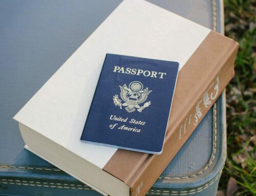 Yes, travelers with US passports can travel to Cuba